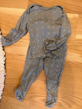 solly baby Long-Sleeve Footed Pajama Set in Dusty Green
